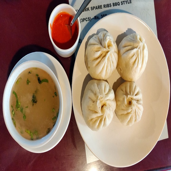 Momos